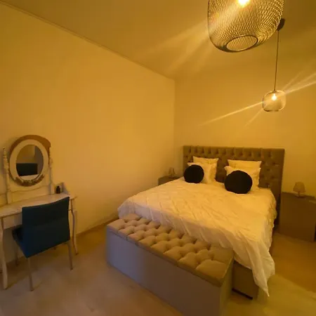 Bed & Breakfast Art And Sleep